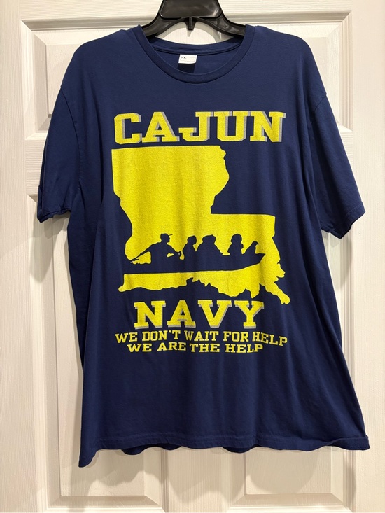 Other - Cajun Navy Graphic Tee - Navy & Yellow men’s extra large